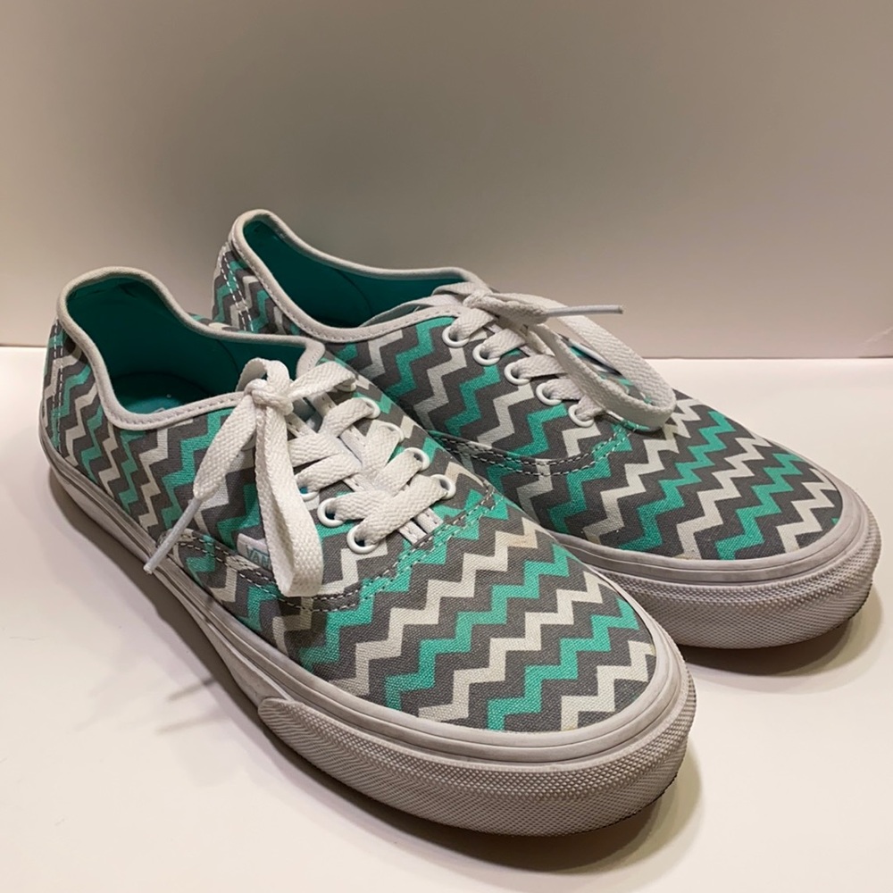 Teal/white/gray chevron Vans authentic M7.5 W9